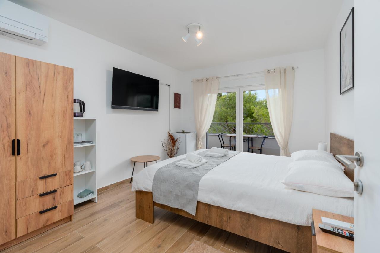 Number One Apartments Вир Екстериор снимка