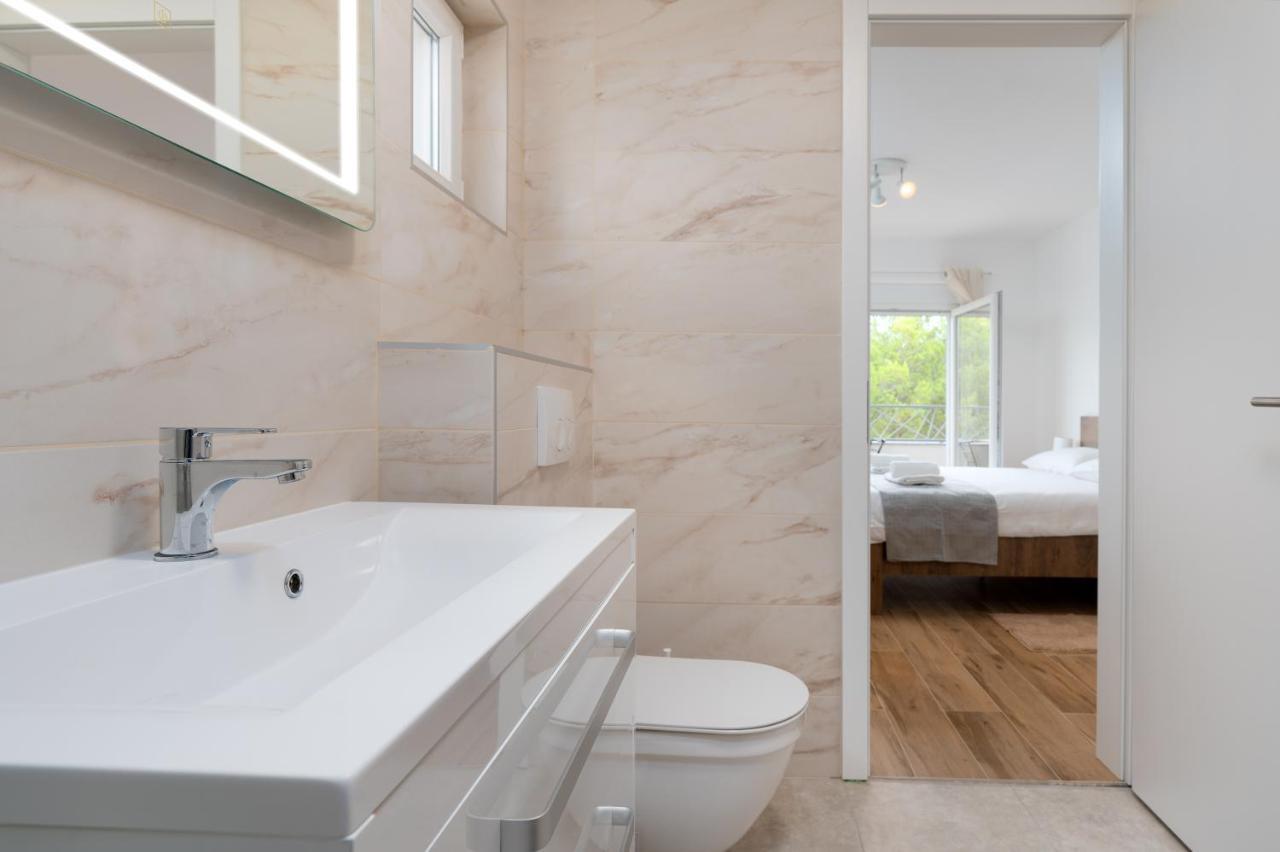 Number One Apartments Вир Екстериор снимка