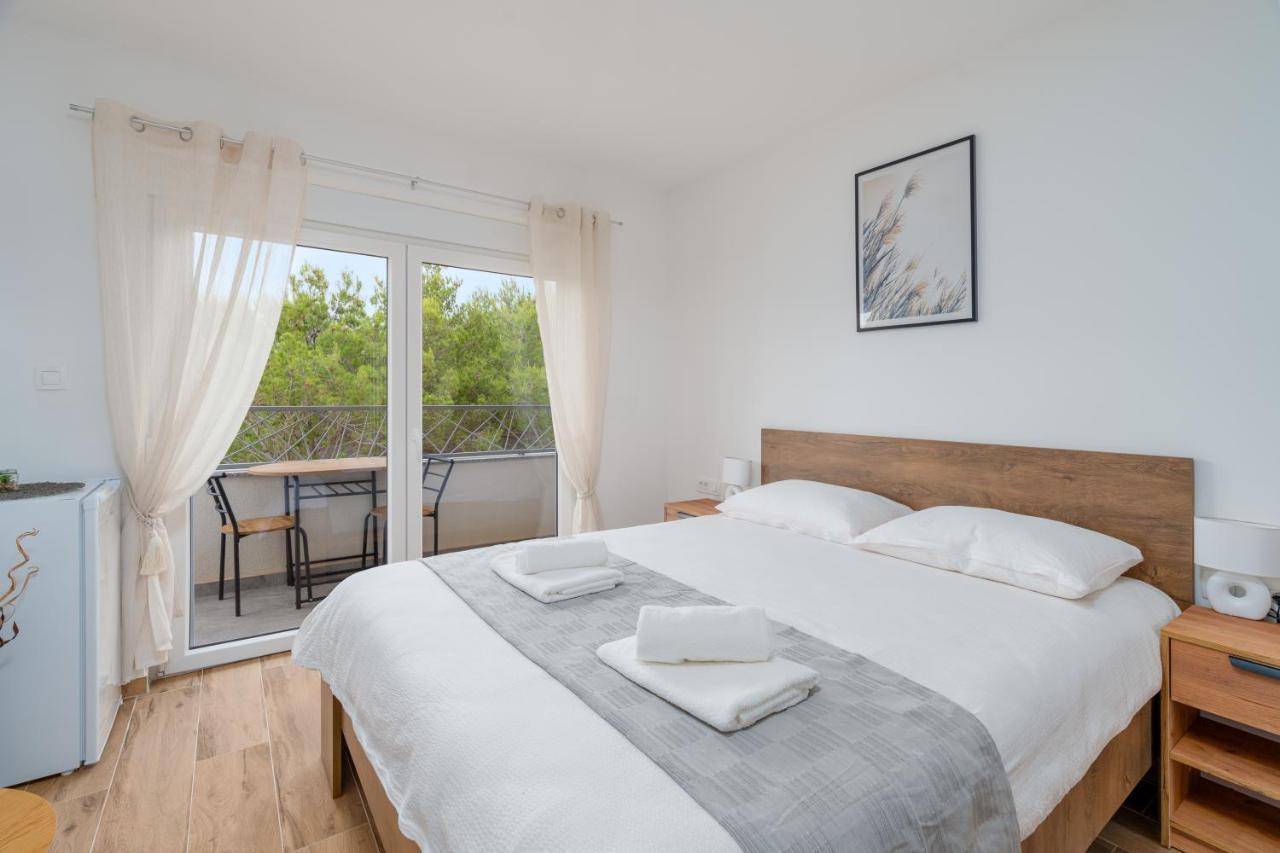 Number One Apartments Вир Екстериор снимка