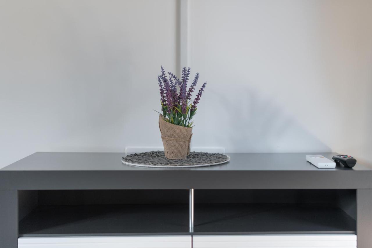 Number One Apartments Вир Екстериор снимка