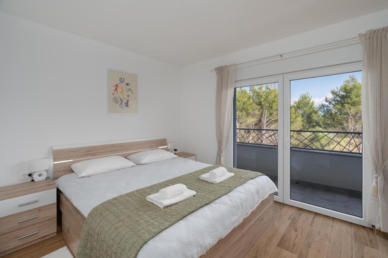 Number One Apartments Вир Екстериор снимка