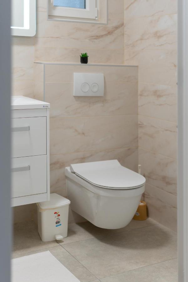 Number One Apartments Вир Екстериор снимка